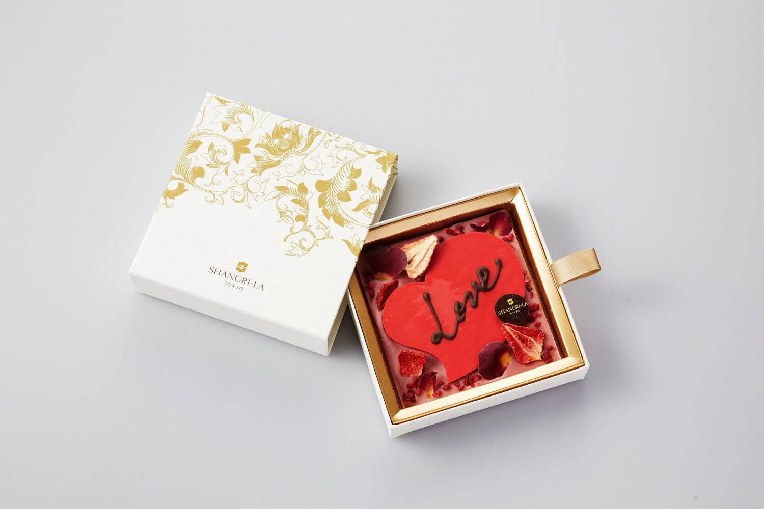 シャングリ・ラ 東京23年バレンタイン＆ホワイトデー、真っ赤なハートショコラ入りチョコボックス｜写真6