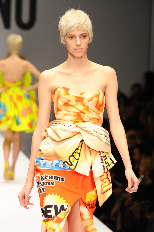 モスキーノ(MOSCHINO) 2014-15年秋冬ウィメンズコレクション  - 写真65