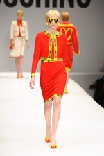 モスキーノ 2014-15年秋冬コレクション - 水原希子も出演、J・スコットによるポップなショー｜写真16