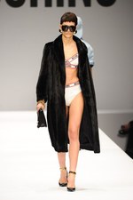 モスキーノ 2014-15年秋冬コレクション - 水原希子も出演、J・スコットによるポップなショー｜写真29