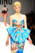 モスキーノ 2014-15年秋冬コレクション - 水原希子も出演、J・スコットによるポップなショー｜写真59