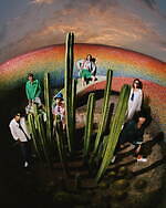 メゾン キツネ23年春夏新作、カラフルなストライプシャツやグリーンのプリーツスカート｜写真15