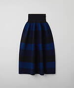 CFCL、マルチボーダーの壺型ニットドレス＆ラメ糸きらめくスカート - 伊勢丹新宿店限定で｜写真2