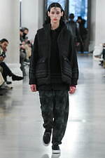 ホワイトマウンテニアリング 2023年秋冬コレクション - 移ろう山々の表情、豊かな肌触り｜写真2