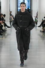 ホワイトマウンテニアリング 2023年秋冬コレクション - 移ろう山々の表情、豊かな肌触り｜写真9