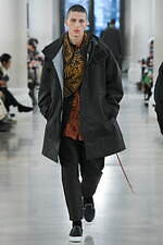 ホワイトマウンテニアリング 2023年秋冬コレクション - 移ろう山々の表情、豊かな肌触り｜写真10