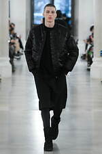 ホワイトマウンテニアリング 2023年秋冬コレクション - 移ろう山々の表情、豊かな肌触り｜写真28