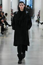 ホワイトマウンテニアリング 2023年秋冬コレクション - 移ろう山々の表情、豊かな肌触り｜写真30