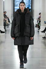 ホワイトマウンテニアリング 2023年秋冬コレクション - 移ろう山々の表情、豊かな肌触り｜写真31