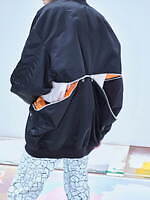 ジョン ローレンス サリバン“ファスナーでシルエット可変”ボンバーブルゾン＆ひび割れ模様の総柄シャツ｜写真2