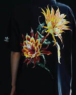 Y's×アディダス、手縫い風ステッチを配したスニーカー＆“サボテンの花”プリントのトラックジャケット｜写真5