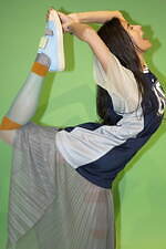 コンバース トウキョウ×コトハヨコザワ、“星型ステッチ”付きデニム＆ユニフォーム風ドレスなど｜写真2