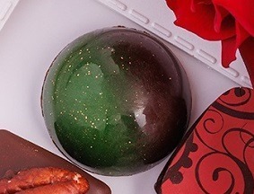デカダンス ドュ ショコラ23年バレンタイン、“リップ型”ショコラ＆お茶テーマのチョコBOX｜写真8