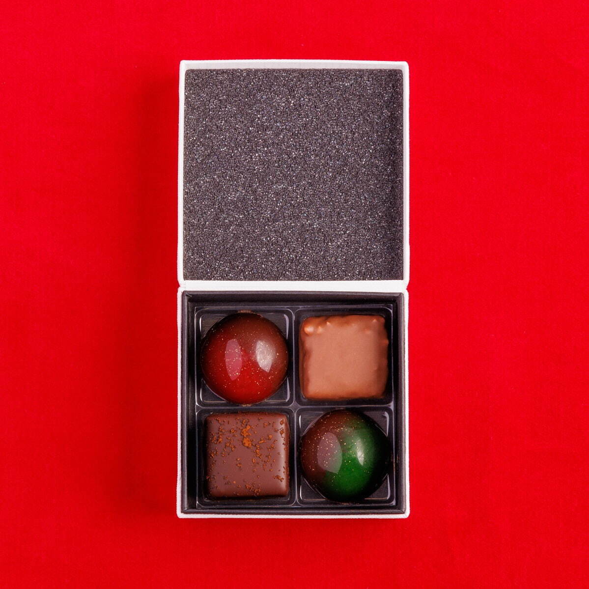 デカダンス ドュ ショコラ23年バレンタイン、“リップ型”ショコラ＆お茶テーマのチョコBOX｜写真6