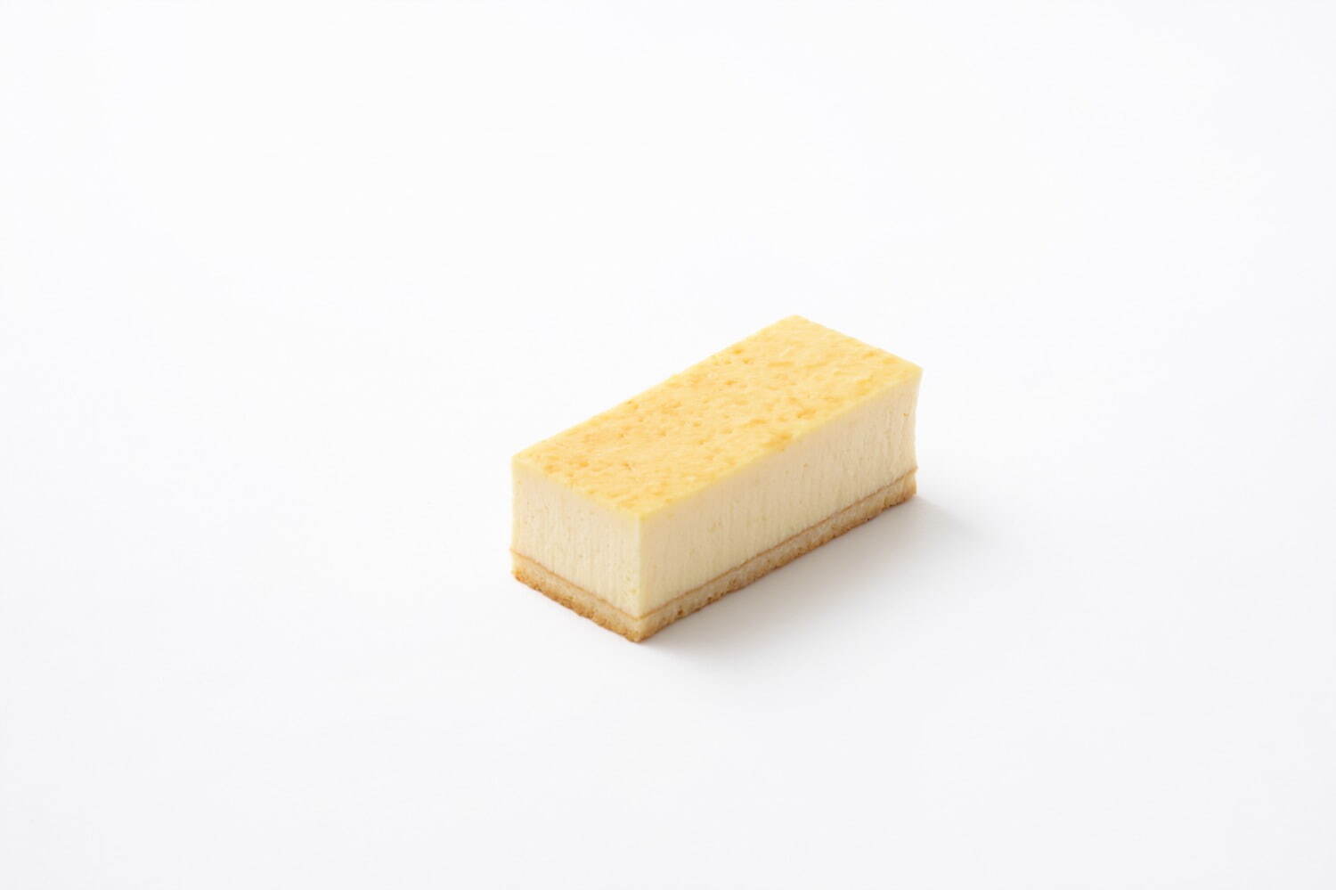 チーズケーキ テイクアウト 540円/イートイン 550円