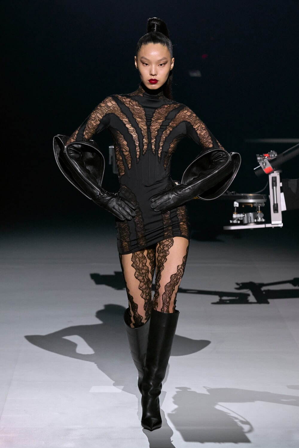 ミュグレー(MUGLER) 2023-24年秋冬ウィメンズ&メンズコレクション  - 写真4