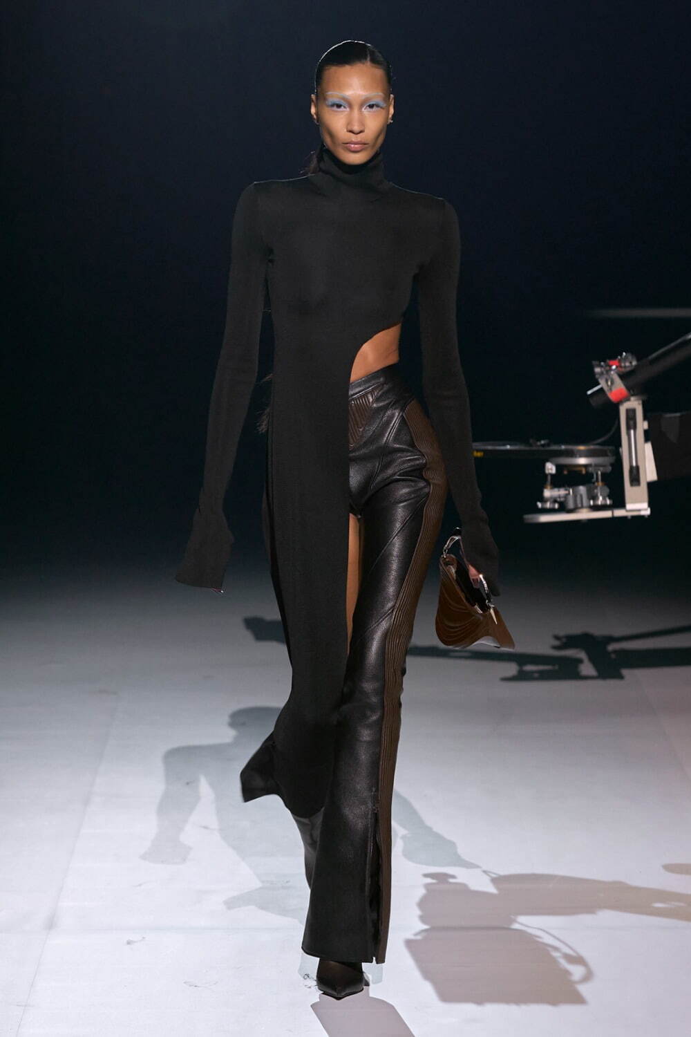 ミュグレー(MUGLER) 2023-24年秋冬ウィメンズ&メンズコレクション  - 写真15