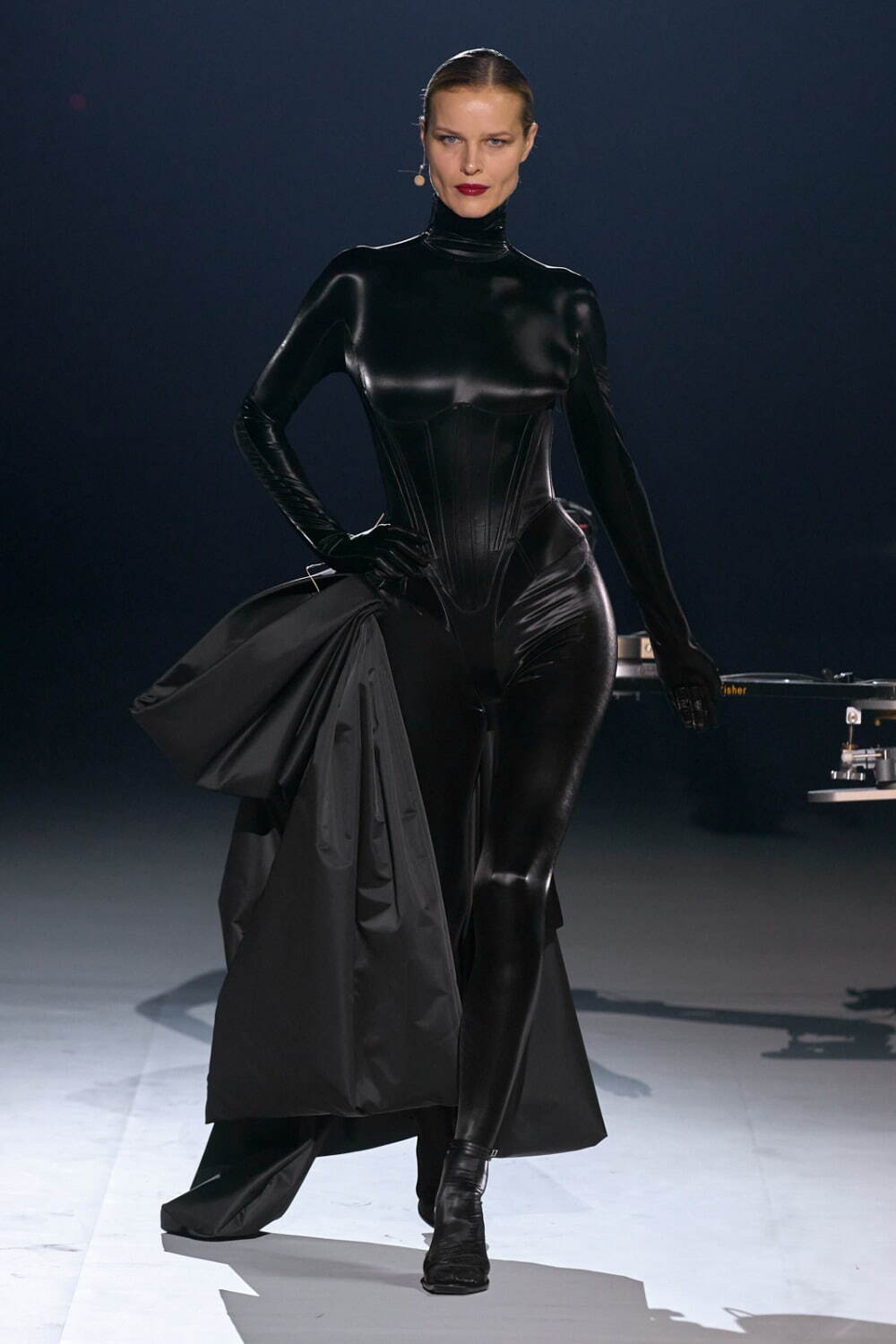 ミュグレー(MUGLER) 2023-24年秋冬ウィメンズ&メンズコレクション  - 写真36