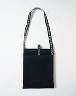 フミト ガンリュウ×ラミダス初コラボ、収納ポケットを配した“着るバッグ”ベスト＆ショルダーバッグなど｜写真13