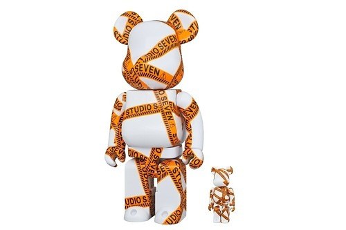 EXILE NAOTOのスタジオ セブン初「ベアブリック」、全面“CAUTION LOGO”入り