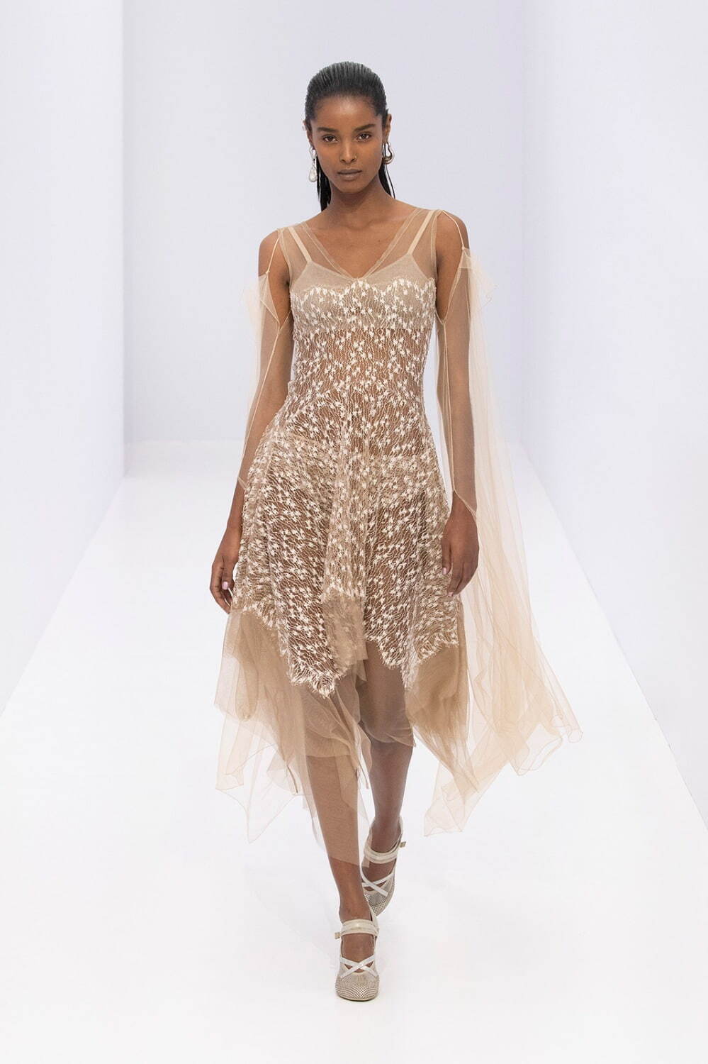 フェンディ オートクチュール(FENDI Haute Couture) 2023年春夏ウィメンズコレクション  - 写真31