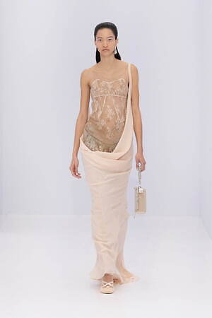 フェンディ オートクチュール(FENDI Haute Couture) 2023年春夏ウィメンズコレクション  - 写真17