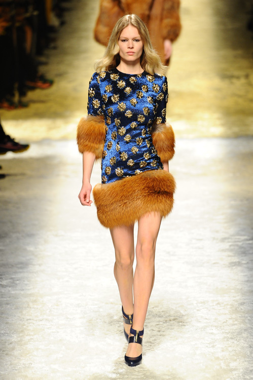 ブルマリン(Blumarine) 2014-15年秋冬ウィメンズコレクション  - 写真26