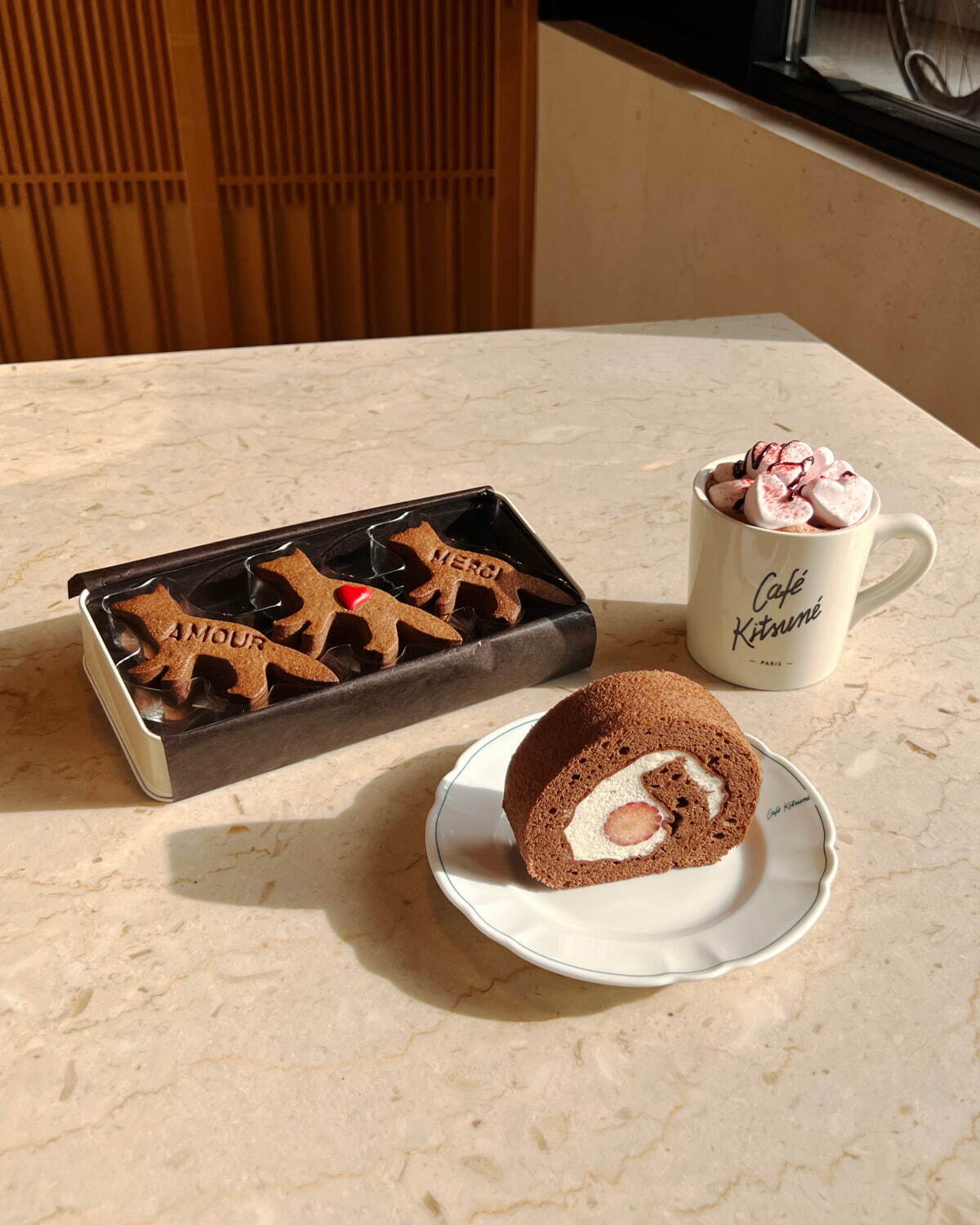 カフェ キツネのバレンタイン、“ハート形マシュマロ”入りホットチョコやキツネ型サブレ｜写真1