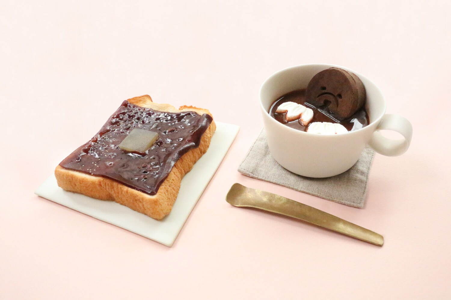 ショコラショー｜亀屋良長の23年バレンタイン、お湯を注ぐとココアになる“犬型”干菓子