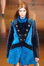 ヴェルサーチ 2014-15年秋冬コレクション - ゴージャスに表現する、女の力強さ｜写真9