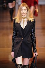 ヴェルサーチ 2014-15年秋冬コレクション - ゴージャスに表現する、女の力強さ｜写真31