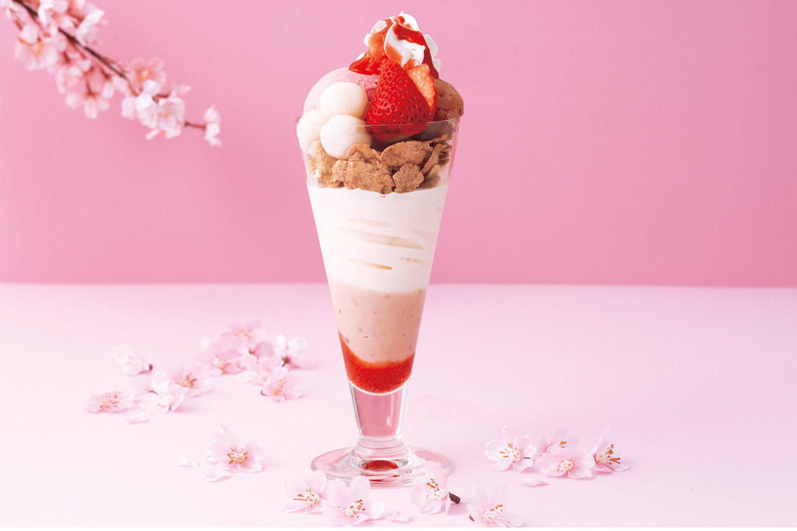ナナズグリーンティー春限定“桜×苺”のスイーツ＆ドリンク、白玉入りラテや桜あんこ使用パフェ