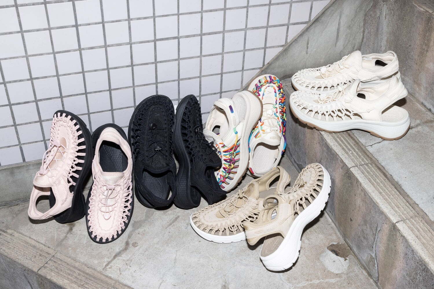 KEEN すて スポーツサンダル ホワイト 編み込みデザイン