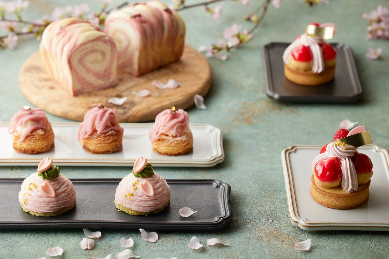 グランドニッコー東京 台場の「桜スイーツ＆パン」、“桜餅”風ケーキやピンク×プレーンのデニッシュ