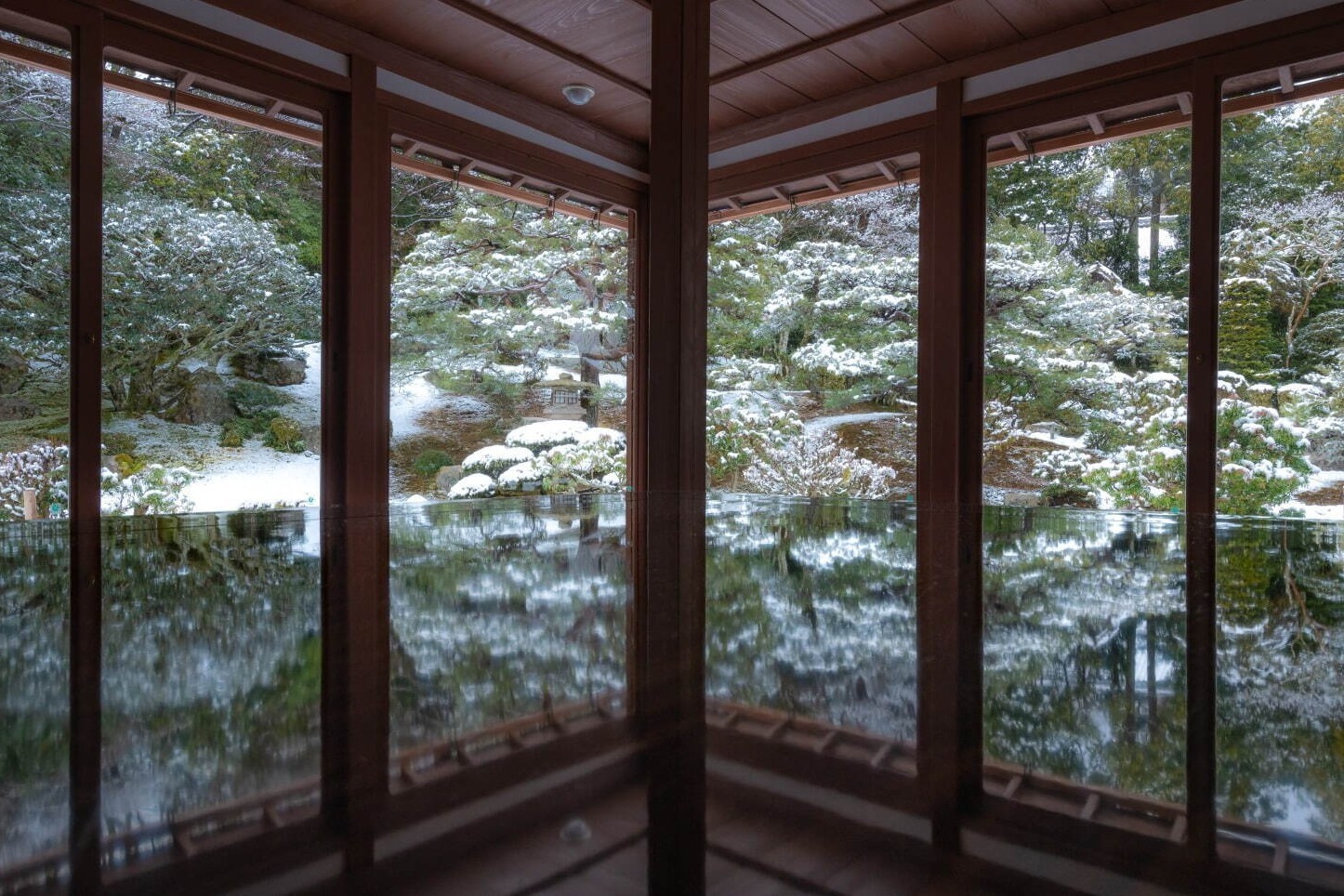 庭園｜滋賀県の名勝庭園4選、抹茶を味わえる玄宮楽々園＆四季折々の景色を楽しむ旧竹林院庭園など