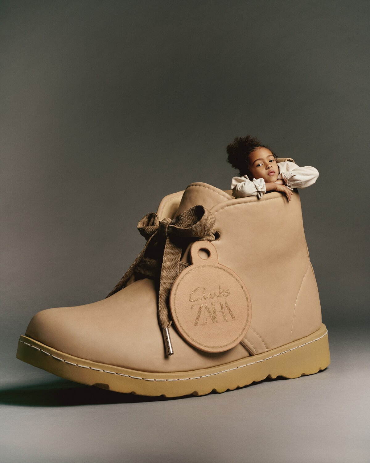 ザラ(ZARA), クラークス(Clarks) ワラビー｜写真12