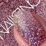 ネイルズ インク23年夏ネイル、“光のヴェール”をまとったオーロラパープル＆アイスブルー｜写真5