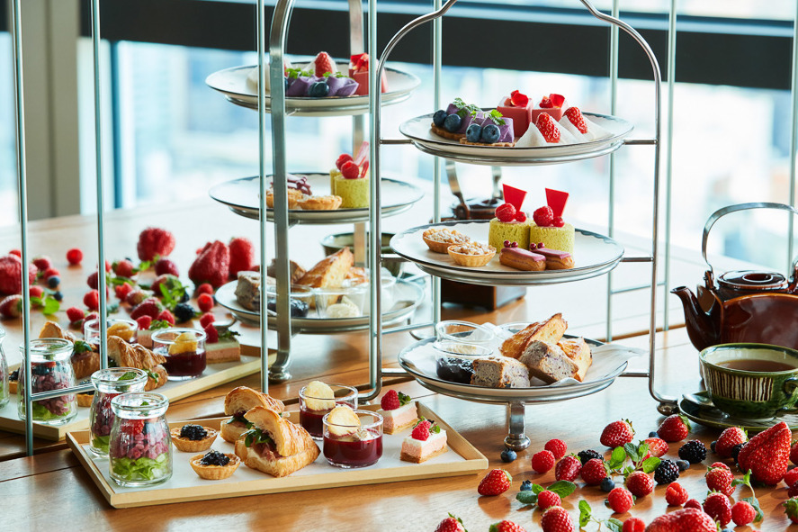 アンダーズ 東京の“苺”アフタヌーンティー、花見＆絶景を臨む“桜”のプランも