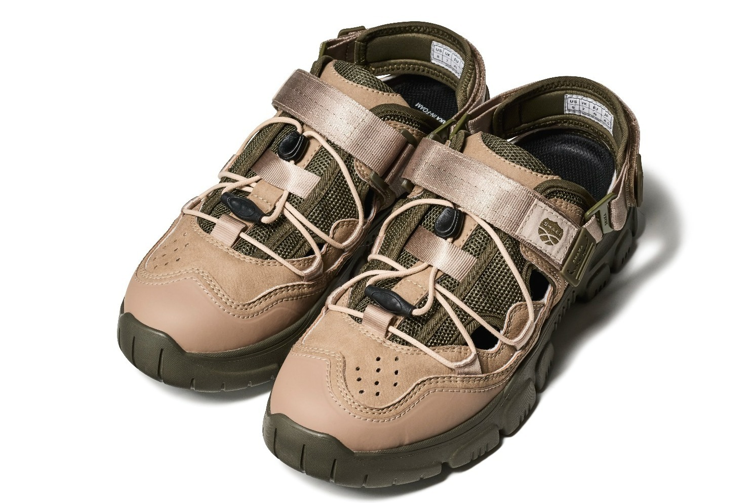 シャカ新作ユニセックスシューズ - サンダル＆スニーカーを融合、ストラップを外して2WAY仕様に