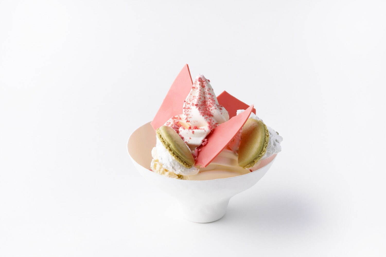 「桜のソフトクリーム」テイクアウト 918円、イートイン 935円