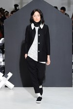 デヴァステ 2014-15年秋冬コレクション - ミステリアス＆プレイフルな模様をモノトーンで｜写真1