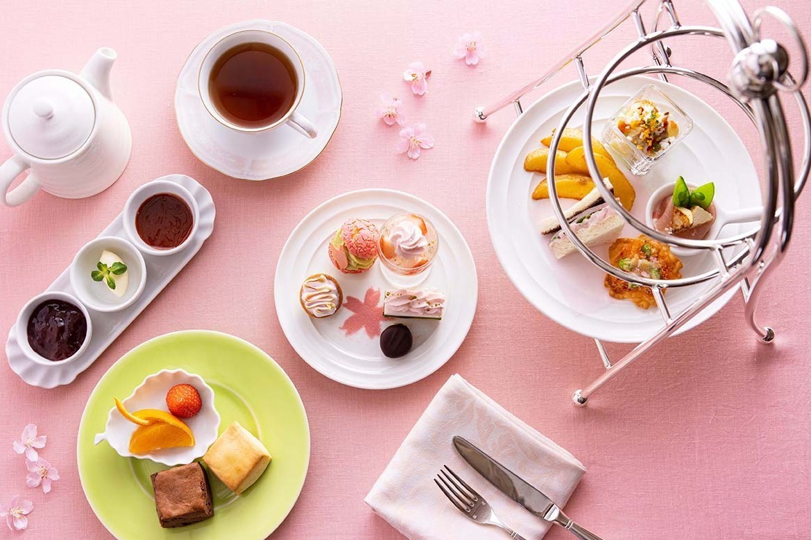 ビスキュイ｜横浜ベイホテル東急「さくらアフタヌーンティー」“桜×抹茶”の和風ムースなど