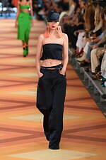 エトロ 2023年春夏ウィメンズコレクション - 変わらぬ伝統に、新たな視点を｜写真13