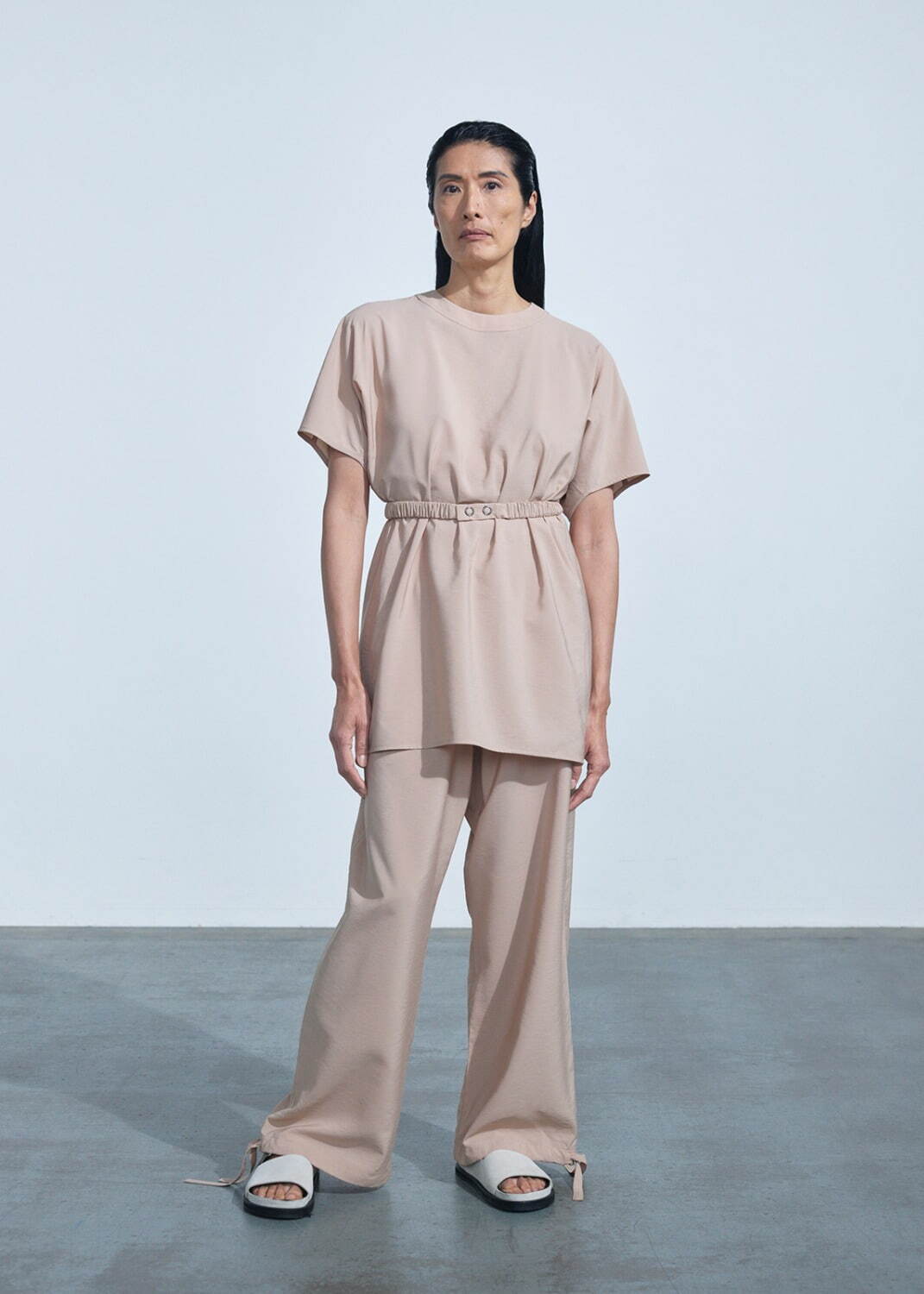 スタジオ ニコルソン 2023年リゾート｜ スラックス