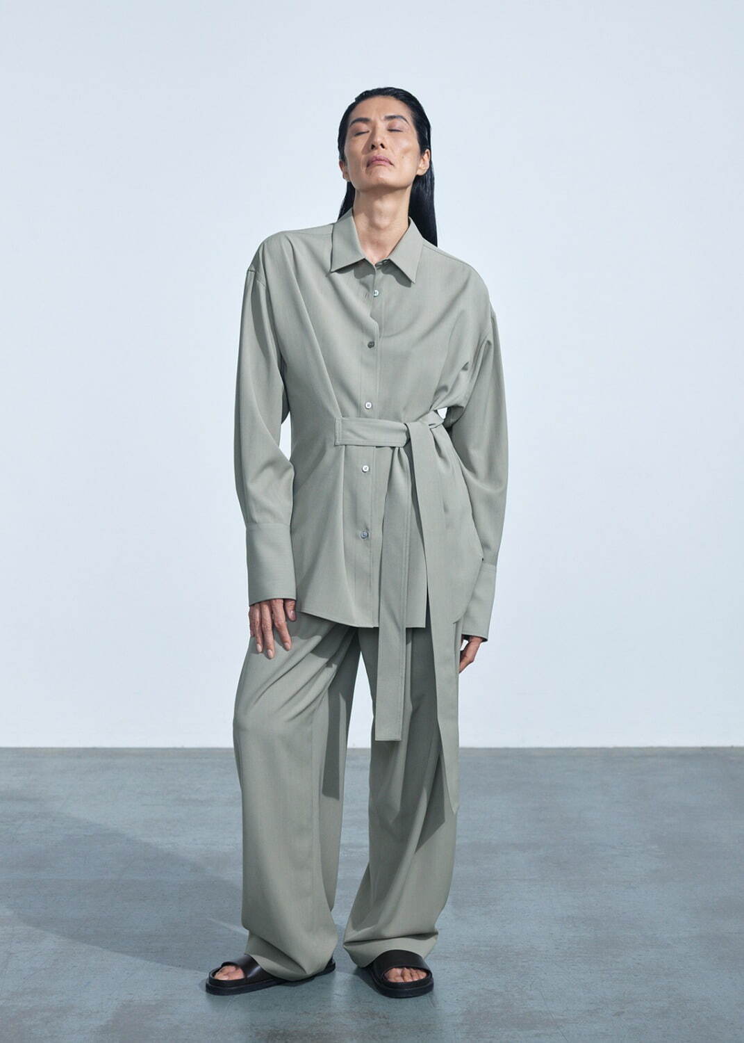 スタジオ ニコルソン 2023年リゾート｜ スラックス