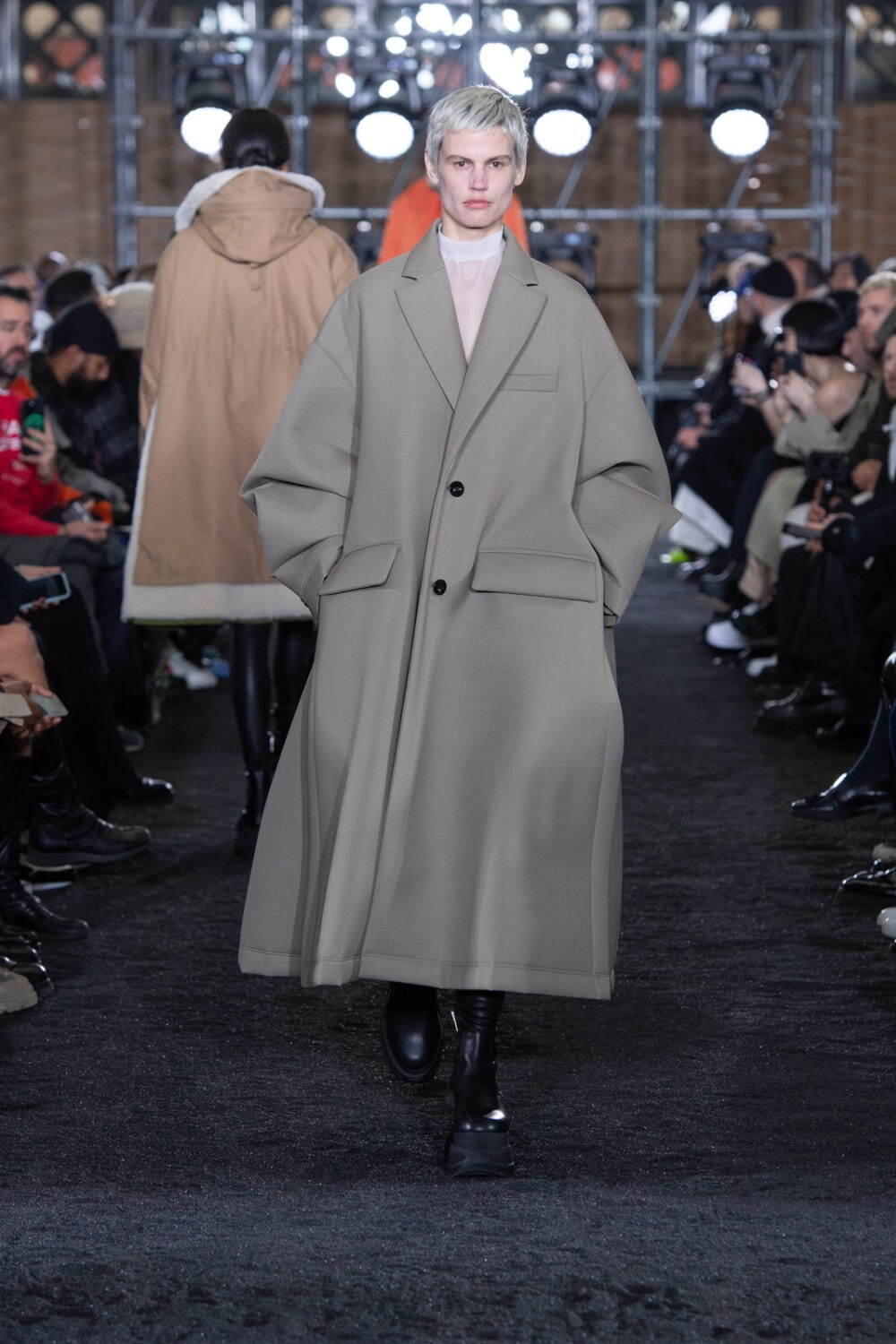 サカイ(sacai) 2023-24年秋冬ウィメンズ&メンズコレクション