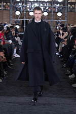 sacai man 2023年秋冬コレクション - 個性を引き出す“ジッパー sacai man 2023年秋冬コレクション - 個性を引き出す“ジッパー