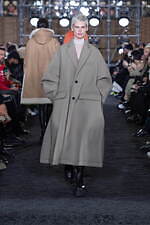 sacai man 2023年秋冬コレクション - 個性を引き出す“ジッパー”で変身｜写真30