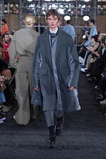 sacai man 2023年秋冬コレクション - 個性を引き出す“ジッパー”で変身｜写真36