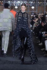 sacai man 2023年秋冬コレクション - 個性を引き出す“ジッパー”で変身｜写真41